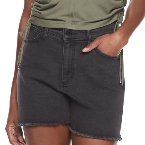 NWTJennifer Lopez High Waisted Flawless Sculpt Charcoal Raw Hem Jean Shorts (14) - Picture 2 of 13